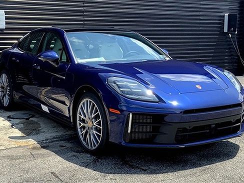New 2025 Porsche Panamera 4 image 10