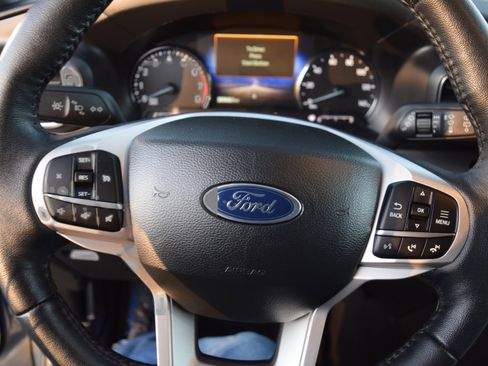 Certified 2023 Ford Explorer XLT w/ Equipment Group 202A image 10