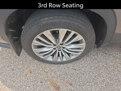 Used 2022 Toyota Highlander Platinum AWD/4WD image 9
