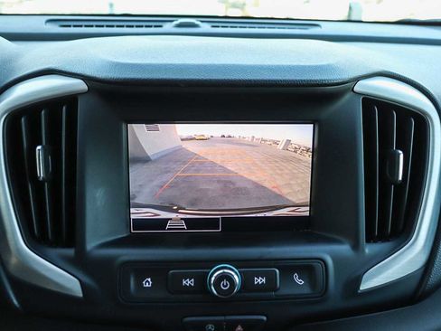 Used 2024 GMC Terrain SLE image 25