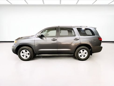 Used 2019 Toyota Sequoia SR5 image 23