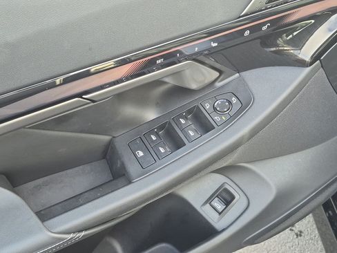 Used 2024 BMW i5 eDrive40i w/ M Sport Package RWD image 15