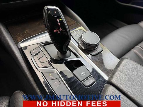 Used 2017 BMW 540i xDrive image 33