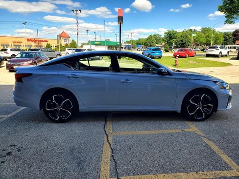 Used 2023 Nissan Altima 2.0 SR AWD/4WD image 4