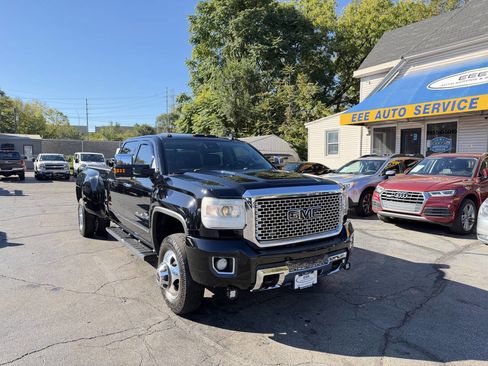 Used 2016 GMC Sierra 3500 Denali w/ Duramax Plus Package image 2
