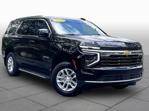 Used 2025 Chevrolet Tahoe LS RWD image 3