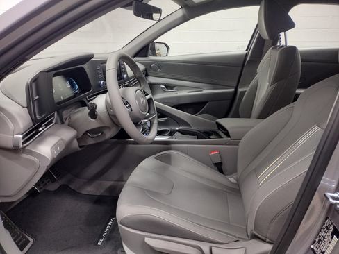 Used 2025 Hyundai Elantra Sport FWD image 20