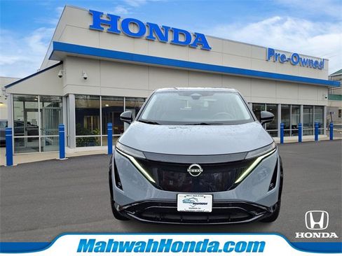 Used 2024 Nissan Ariya AWD image 2