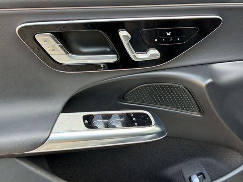 Used 2025 Mercedes-Benz E 350 Sedan image 26