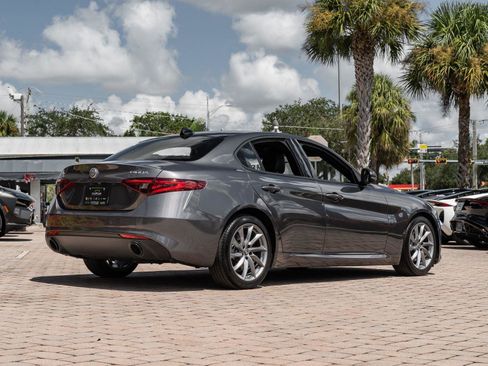 Used 2023 Alfa Romeo Giulia Sprint image 3