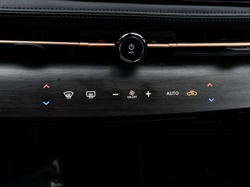 Used 2024 Nissan Ariya AWD image 16