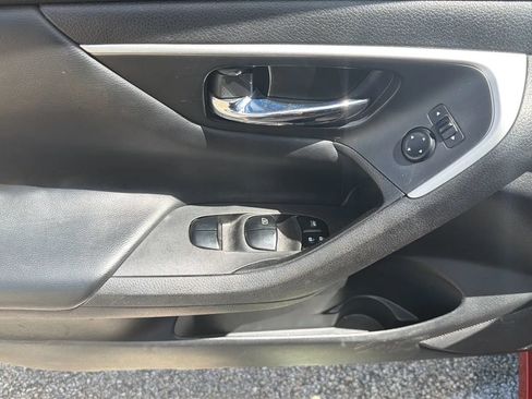 Used 2016 Nissan Altima 2.5 S w/ Power Driver Seat Package FWD image 10