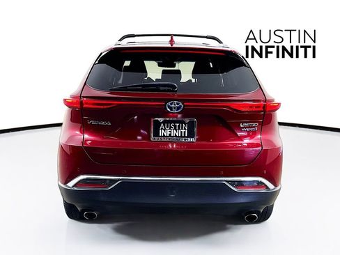 Used 2021 Toyota Venza Limited image 6