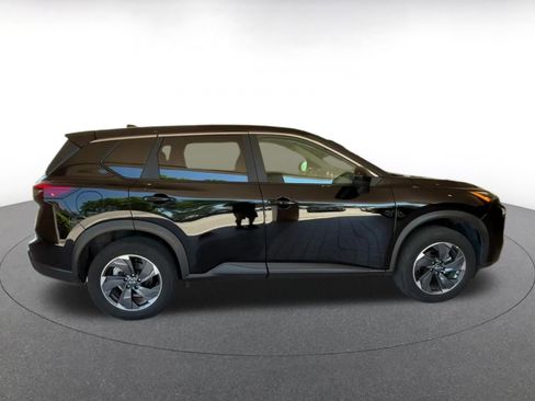 Used 2025 Nissan Rogue SV FWD image 16
