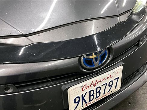 Used 2017 Toyota Prius Two w/ Prius Two Safety Plus Package image 29