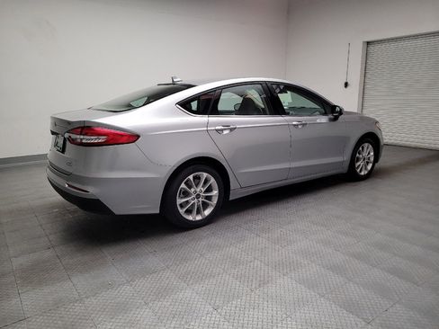 Used 2020 Ford Fusion SE image 10