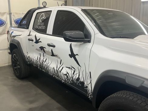Used 2025 Chevrolet Colorado Trail Boss AWD/4WD image 3