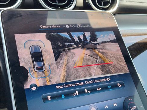 Used 2024 Mercedes-Benz GLC 300 4MATIC image 29