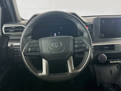 Used 2025 Toyota Tacoma TRD Off-Road image 18