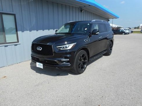 Used 2021 INFINITI QX80 Premium Select image 2