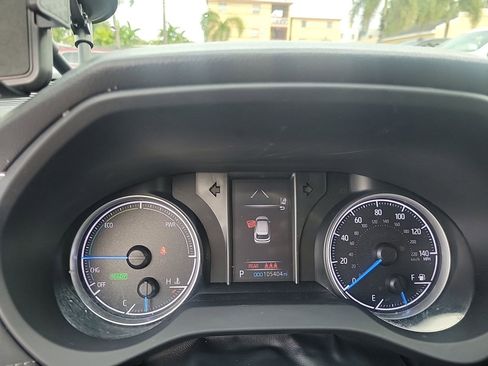 Used 2021 Toyota Venza LE image 33