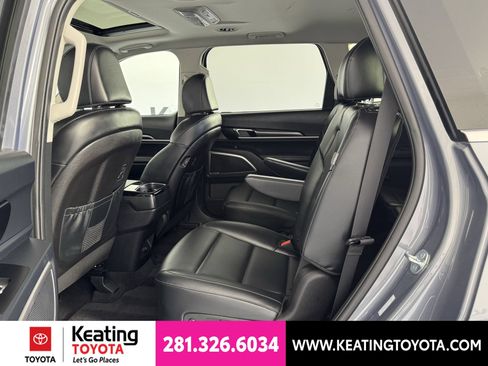 Used 2025 Kia Telluride S AWD/4WD image 15