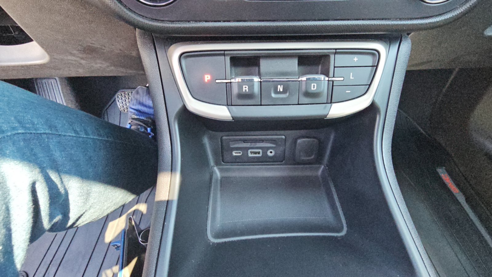 Used 2024 GMC Terrain Denali w/ Denali Premium Package AWD/4WD image 19