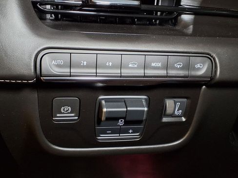 Used 2021 Cadillac Escalade ESV Sport Platinum AWD/4WD image 13