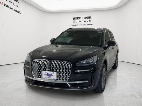 New 2026 Lincoln Corsair Premiere FWD image 4