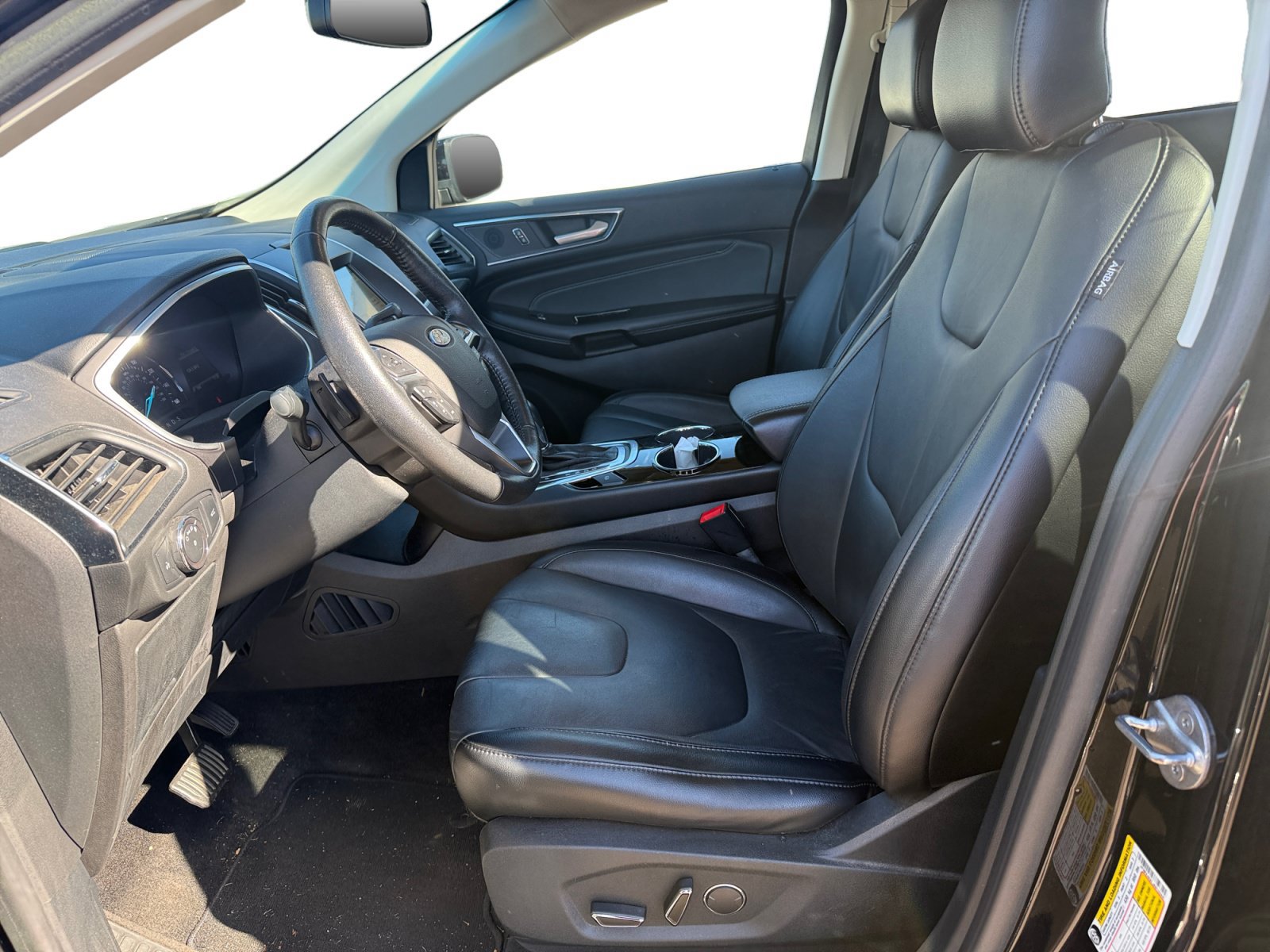 Used 2018 Ford Edge Titanium w/ Technology Package AWD/4WD image 9