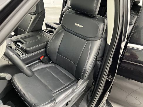 Used 2025 Ford Expedition Max Platinum AWD/4WD image 11