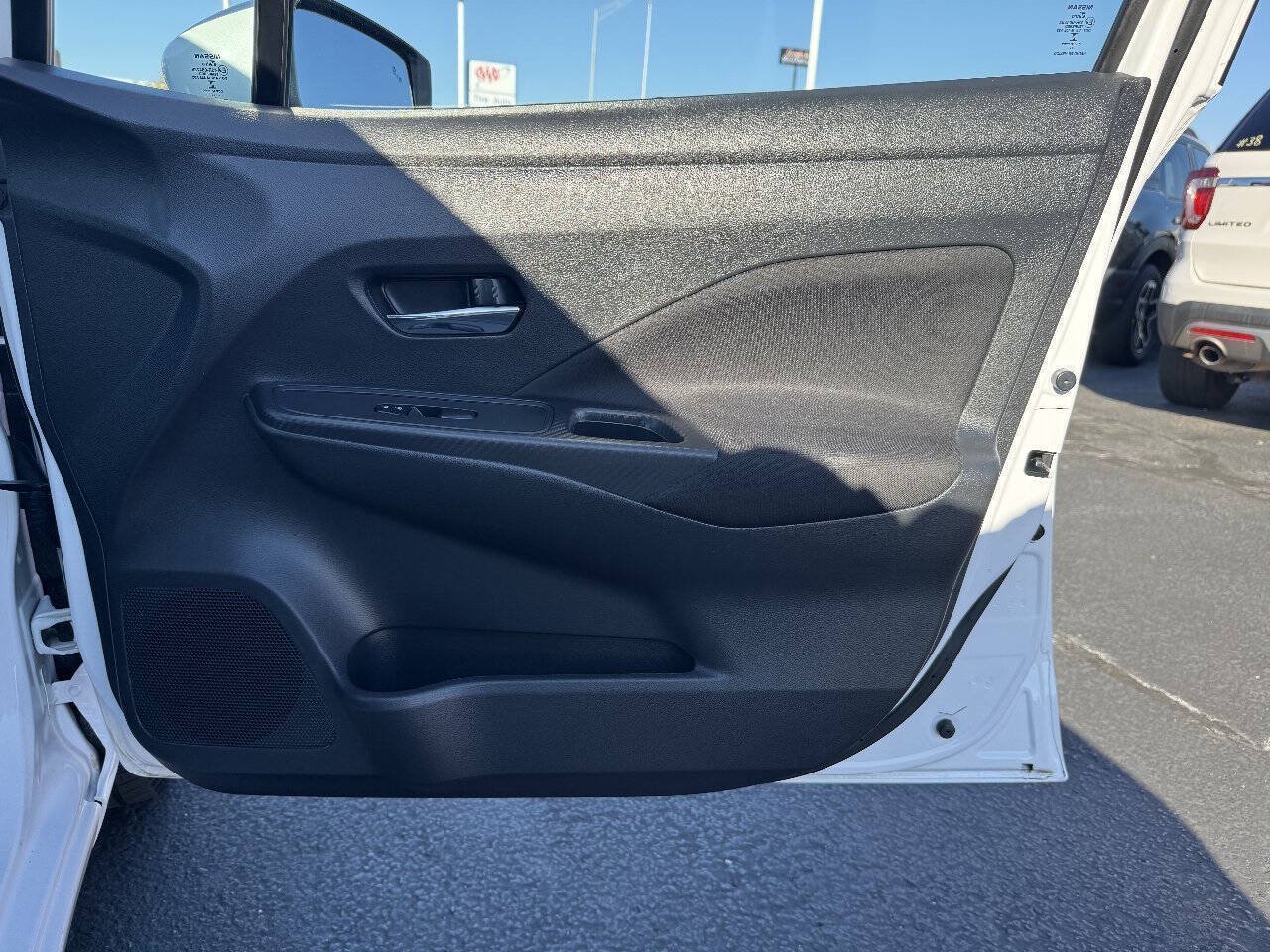 Used 2022 Nissan Versa SV FWD image 19