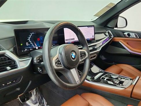 Used 2024 BMW X5 xDrive40i w/ M Sport Package image 19