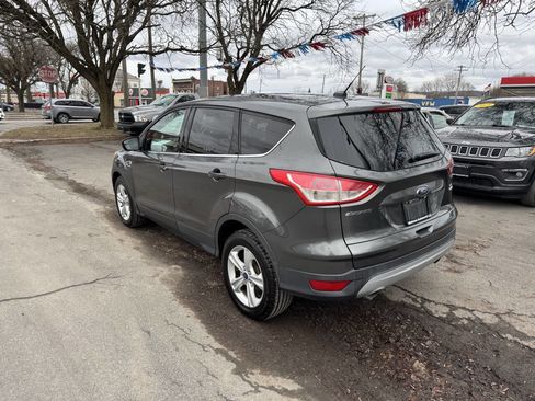 Used 2015 Ford Escape SE image 4