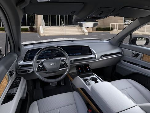 New 2026 Cadillac Vistiq Luxury w/ LPO, Floor Liner Package AWD/4WD image 15