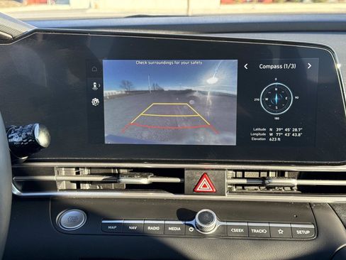 Used 2023 Hyundai Elantra SEL w/ Convenience Package image 4