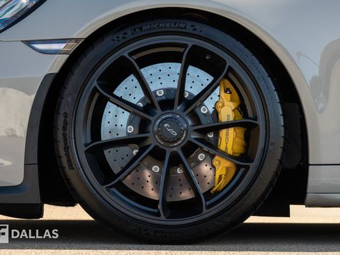 Used 2018 Porsche 911 GT3 RWD image 8