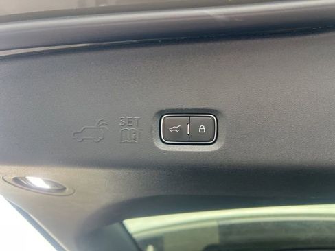 Used 2025 Ford Expedition Tremor AWD/4WD image 14