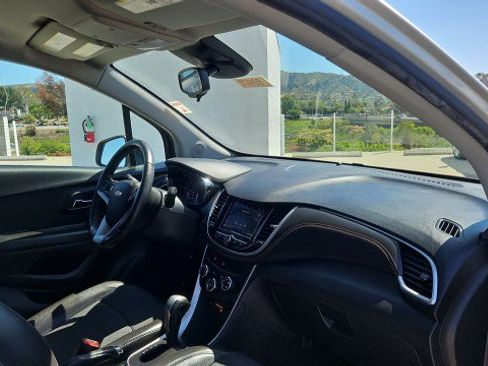 Used 2022 Chevrolet Trax LT w/ Redline Edition FWD image 27