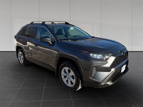 Used 2019 Toyota RAV4 LE image 7