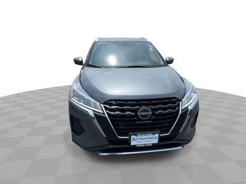 Used 2022 Nissan Kicks SV FWD image 3