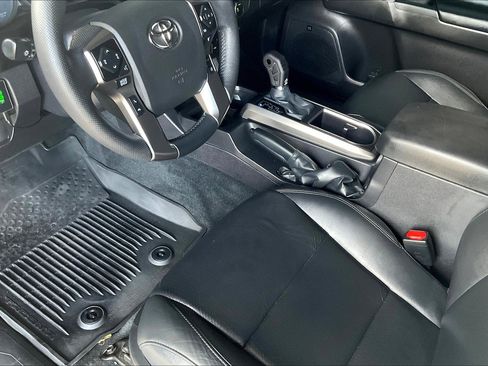 Used 2023 Toyota Tacoma Limited image 14