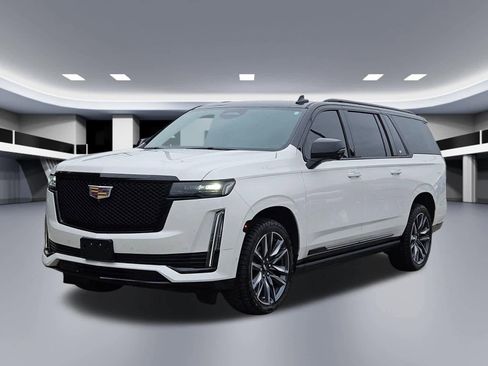 Used 2021 Cadillac Escalade ESV Premium Luxury w/ LPO, Illumination Package RWD image 9