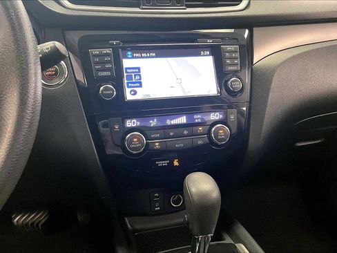 Used 2015 Nissan Rogue SV w/ SV Premium Package image 7