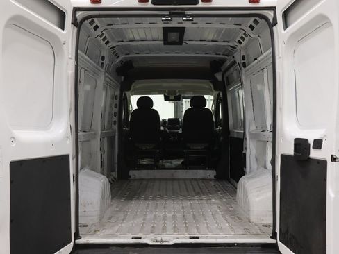 Used 2025 RAM ProMaster 2500 w/ Convenience Group FWD image 8