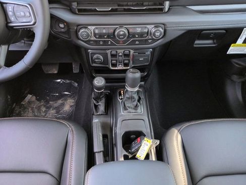 New 2026 Jeep Gladiator Sport image 18