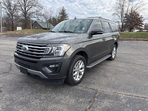 Used 2021 Ford Expedition XLT image 2