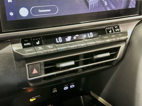 Used 2025 Toyota Camry LE FWD image 16