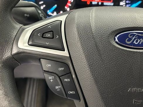 Used 2016 Ford Fusion SE FWD image 18