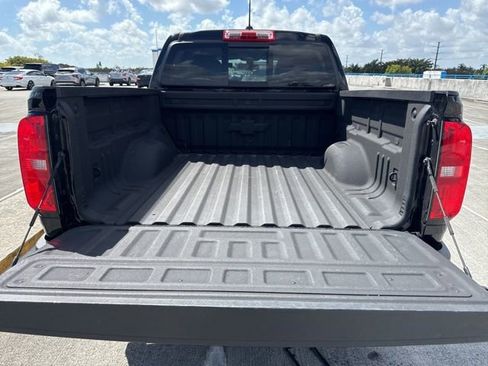 Used 2022 Chevrolet Colorado Z71 w/ Z71 Midnight Edition image 22